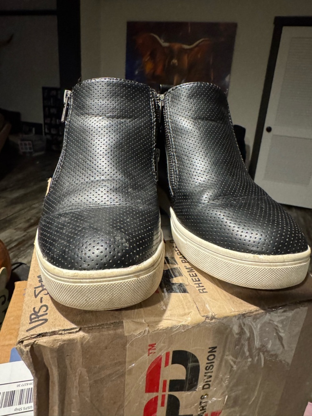 USED Time and Tru Women’s Black Perforated Slip-On Wedge Sneaker with Side Zip - Picture 4 of 7